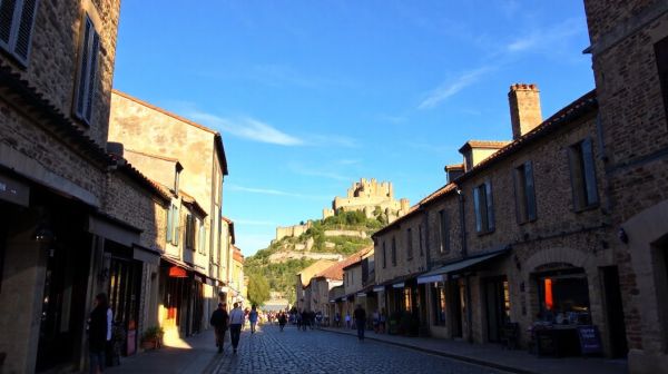 Les meilleures adresses pour boire du vin à Châteauneuf du Pape
